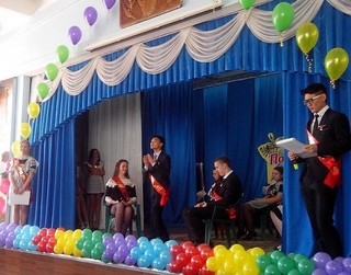 Последний звонок прозвенел для выпускников уссурийских школ