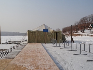 Ледяной крест установили на Кугуковском водохранилище в Уссурийске