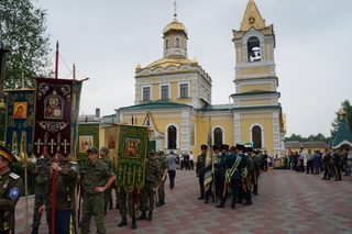 Крестным ходом отметили казаки в Уссурийске юбилей своего войска 