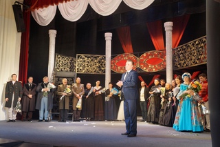 Спектаклем 