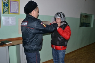 В Уссурийске сотрудники вневедомственной охраны приняли участие в акции «Студенческий десант»
