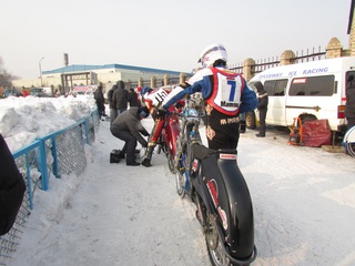 Неудачи уссурийского льда: первенство по мотокроссу в Приморье не обошлось без аварий