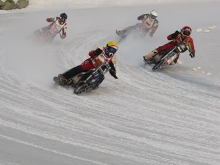 Неудачи уссурийского льда: первенство по мотокроссу в Приморье не обошлось без аварий