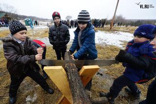 Под снежным градом приморцы встретили весну в «Изумрудной долине»