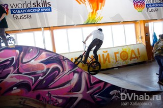Жители Хабаровска и Уссурийска посоревновались в опасных трюках на BMX-контесте