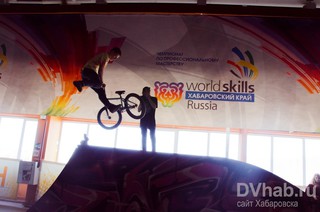 Жители Хабаровска и Уссурийска посоревновались в опасных трюках на BMX-контесте