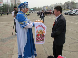 Первую колонну китайских автолюбителей встретили в Уссурийске