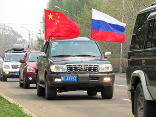 Первую колонну китайских автолюбителей встретили в Уссурийске
