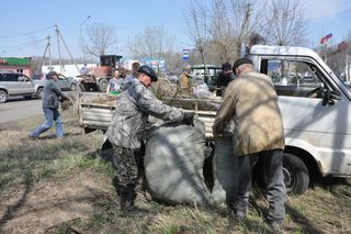 Тысячи уссурийцев поддержали общегородской субботник 