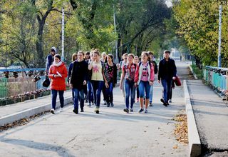Волонтёры Уссурийска провели акцию по уборке парка «Зелёный остров»