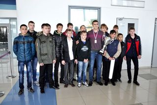 Чемпиона мира по кикбоксингу Александра Захарова в аэропорту встретила уссурийская делегация