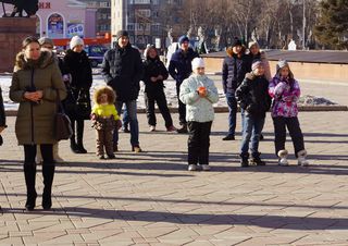 Дед Мороз и Снегурочка вышли на улицы Уссурийска