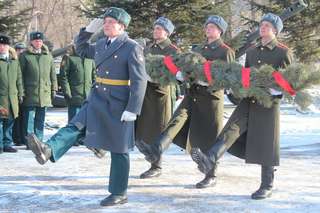 С Днем защитника Отечества уссурийских военнослужащих поздравил глава администрации