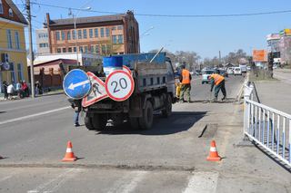 Комплексные работы по ямочному ремонту дорог организованы в Уссурийском городском округе