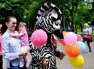 Уссурийцы поздравили льва Грея с 11-летием