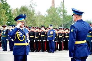 Сегодня первокурсникам Уссурийского военного суворовского училища вручили погоны