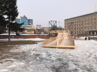 «Праздник к нам приходит»: Уссурийск преображается к новому году